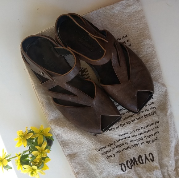 cydwoq Shoes - Cydwoq Sandals